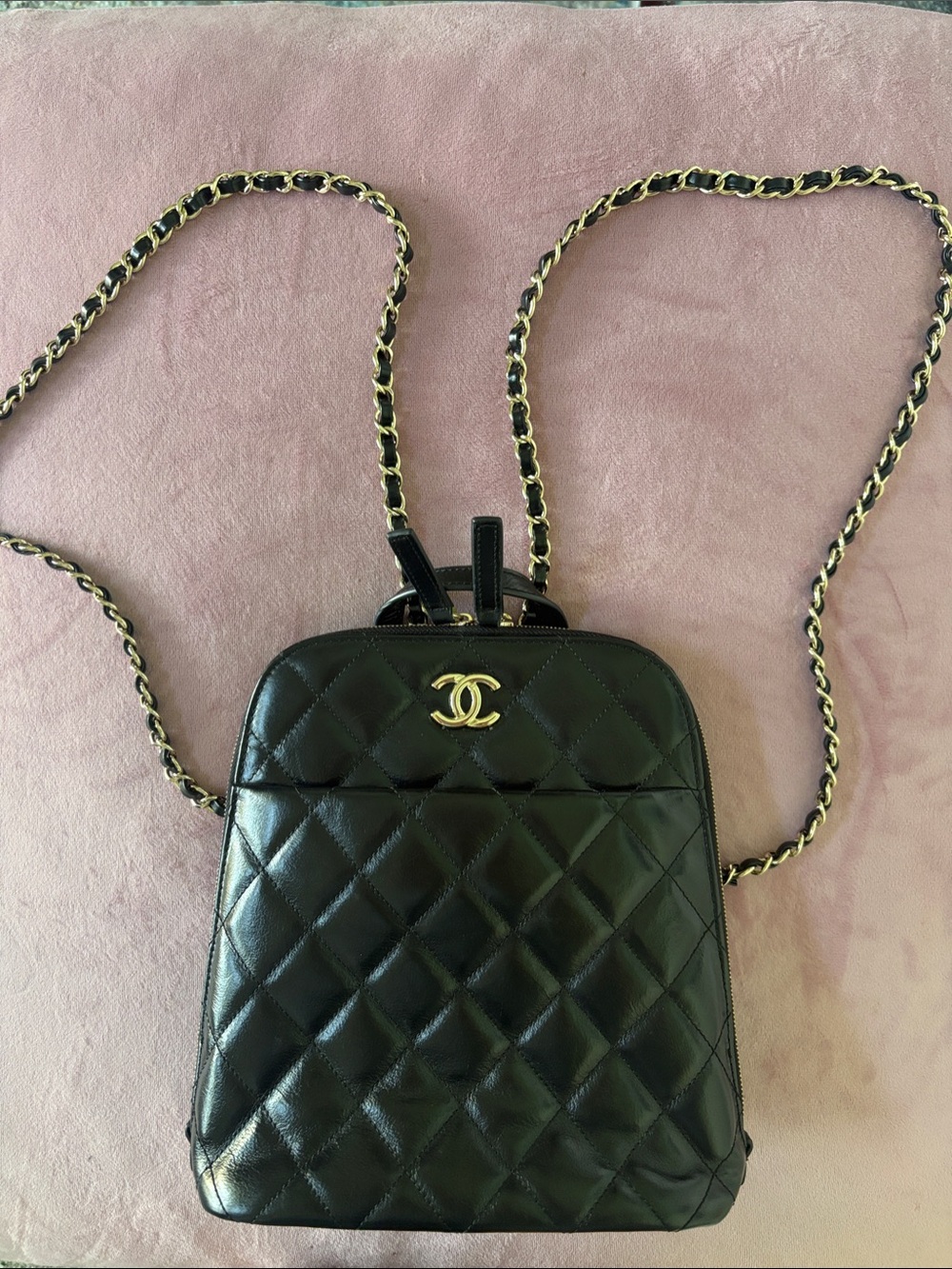 💯 Authentic- CHANEL Black Quilted Lambskin Mini Backpack with Gold Chain Straps